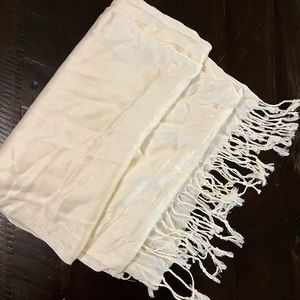 100% White Cashmere Scarf NWT